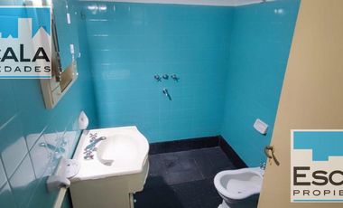 CASA DE DOS DORMITORIOS CON PATIO