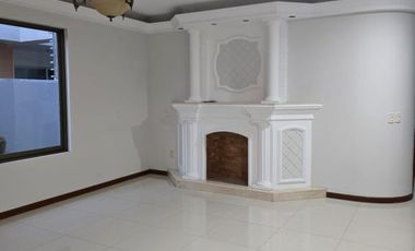 Enorme residencia en Renta en Jardín Real  Amplios Espacios y Ubicación Privilegiada