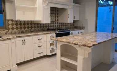 Enorme residencia en Renta en Jardín Real  Amplios Espacios y Ubicación Privilegiada