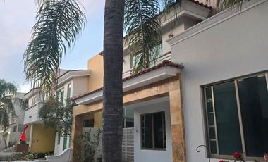 Enorme residencia en Renta en Jardín Real  Amplios Espacios y Ubicación Privilegiada