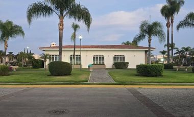 Enorme residencia en Renta en Jardín Real  Amplios Espacios y Ubicación Privilegiada