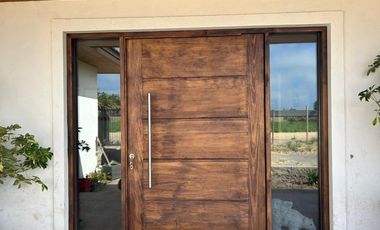 Casa en Talagante: Espacio y Estilo en 5000m²