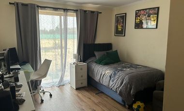 Casa en Talagante: Espacio y Estilo en 5000m²