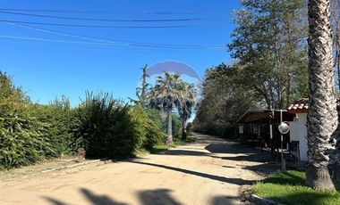 Casa en Talagante: Espacio y Estilo en 5000m²