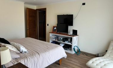 Casa en Talagante: Espacio y Estilo en 5000m²