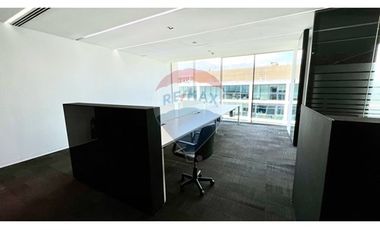 ESPECTACULAR OFICINA EN EL CORAZON DE LA DEHESA