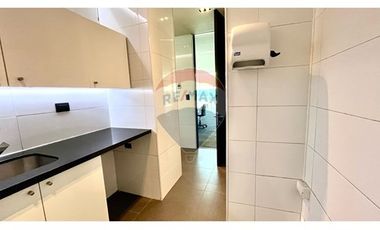 ESPECTACULAR OFICINA EN EL CORAZON DE LA DEHESA