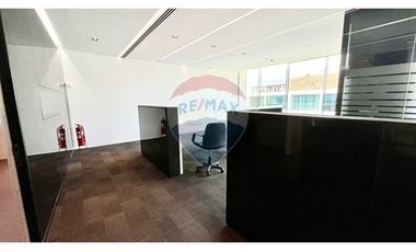 ESPECTACULAR OFICINA EN EL CORAZON DE LA DEHESA