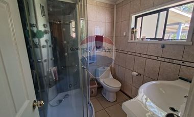 Gran parcela con tres casas en Valdivia.