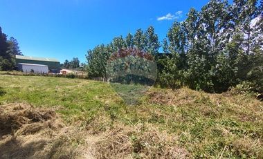 Gran parcela con tres casas en Valdivia.