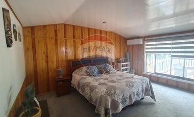 Gran parcela con tres casas en Valdivia.