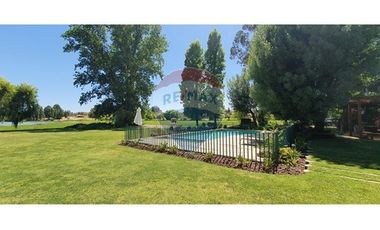 Orilla Lago!! lindo jardín piscina quincho 8850 m2