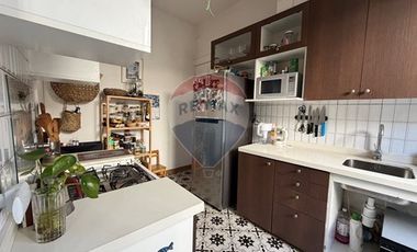 Casa Neoclásica Amplia y Luminosa