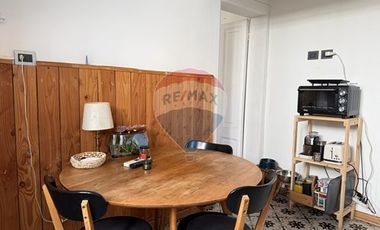 Casa Neoclásica Amplia y Luminosa