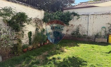 Casa Neoclásica Amplia y Luminosa