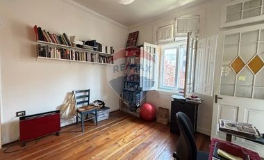 Casa Neoclásica Amplia y Luminosa