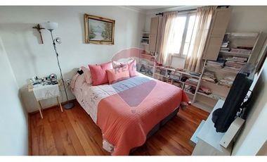 Venta Casa Renovada de 2 Pisos - San Joaquin