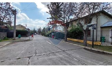 Venta Casa Renovada de 2 Pisos - San Joaquin