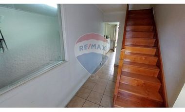 Venta Casa Renovada de 2 Pisos - San Joaquin