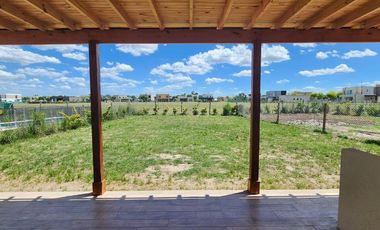 Venta casa 4 dormitorios - San Pablo - Pilar