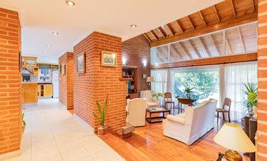 Casa de cuatro dormitorios en Barrio Cerrado Anexo Club Alemán Quilmes  ACEPTA DPTO EN PARTE DE PAGO