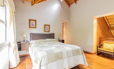 Casa de cuatro dormitorios en Barrio Cerrado Anexo Club Alemán Quilmes  ACEPTA DPTO EN PARTE DE PAGO