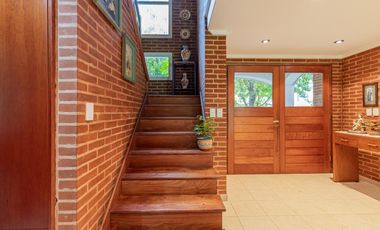 Casa de cuatro dormitorios en Barrio Cerrado Anexo Club Alemán Quilmes  ACEPTA DPTO EN PARTE DE PAGO