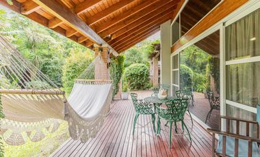 Casa de cuatro dormitorios en Barrio Cerrado Anexo Club Alemán Quilmes  ACEPTA DPTO EN PARTE DE PAGO