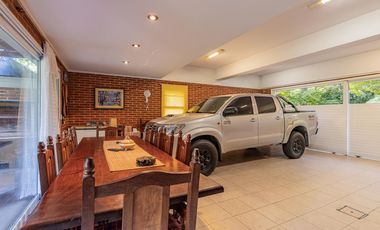 Casa de cuatro dormitorios en Barrio Cerrado Anexo Club Alemán Quilmes  ACEPTA DPTO EN PARTE DE PAGO