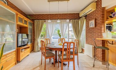 Casa de cuatro dormitorios en Barrio Cerrado Anexo Club Alemán Quilmes  ACEPTA DPTO EN PARTE DE PAGO