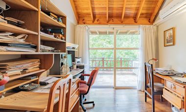 Casa de cuatro dormitorios en Barrio Cerrado Anexo Club Alemán Quilmes  ACEPTA DPTO EN PARTE DE PAGO