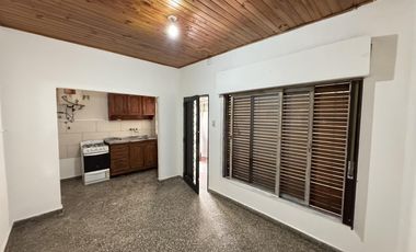 Departamento de 2 ambientes en alquiler en Moron Sur