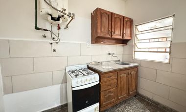 Departamento de 2 ambientes en alquiler en Moron Sur