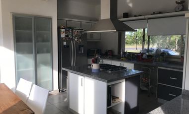 Casa en  Talar del Lago 2