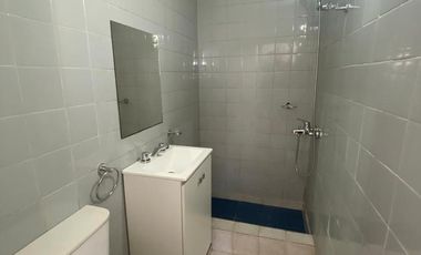 DEPARTAMENTO UBICADO EN EL CENTRO DE ADROGUE