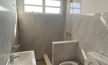 DEPARTAMENTO UBICADO EN EL CENTRO DE ADROGUE