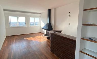 DEPARTAMENTO UBICADO EN EL CENTRO DE ADROGUE