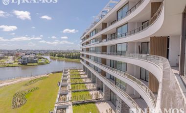 Departamento en venta de 4 ambientes con vista a la Laguna central