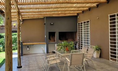 Casa en  ALQUILER TEMPORAL, Villa Allende Golf, Condor Alto