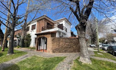 Venta Chalet 4 Ambientes en Martínez  Excelente Ubicación