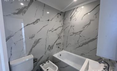 Venta de departamento 2 ambientes con balcón en Wilde