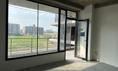 ALQUILER oficina con cochera en Plaza TN- Fisherton