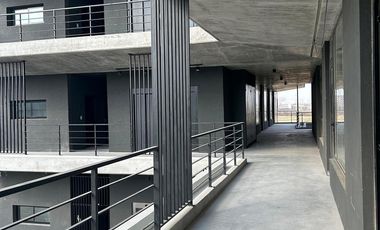 ALQUILER oficina con cochera en Plaza TN- Fisherton