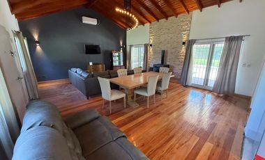 Casa - Barrio Los Pinos