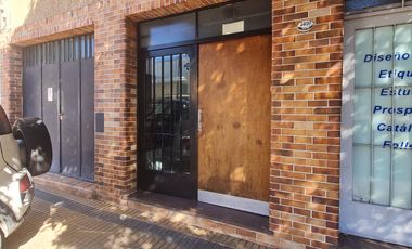 Depto de 3 ambientes con altillo y patio con parrilla –En Venta