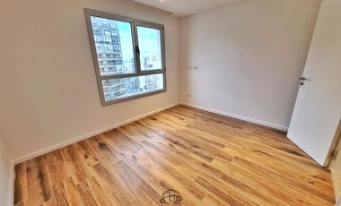 Venta de piso primera linea al mar 6 amb de 265 m2  - Zona Varese