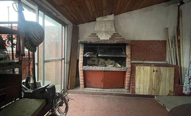 PH en  en venta de 3 ambientes con terraza y quincho