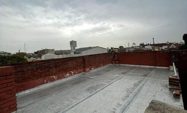 PH en  en venta de 3 ambientes con terraza y quincho