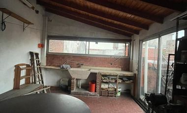 PH en  en venta de 3 ambientes con terraza y quincho