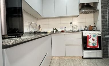 VIVIENDA 3 AMB. + DEPTO EN PLENO CENTRO DE LANÚS